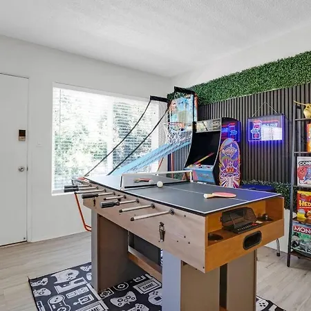 6Th Haven, Arcade, King Bed, Games, 1 Mile To Beaches Long Beach Exterior photo