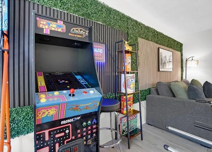 6Th Haven, Arcade, King Bed, Games, 1 Mile To Beaches
