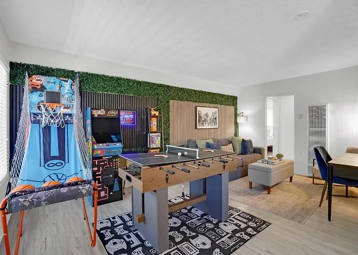 6Th Haven, Arcade, King Bed, Games, 1 Mile To Beaches
