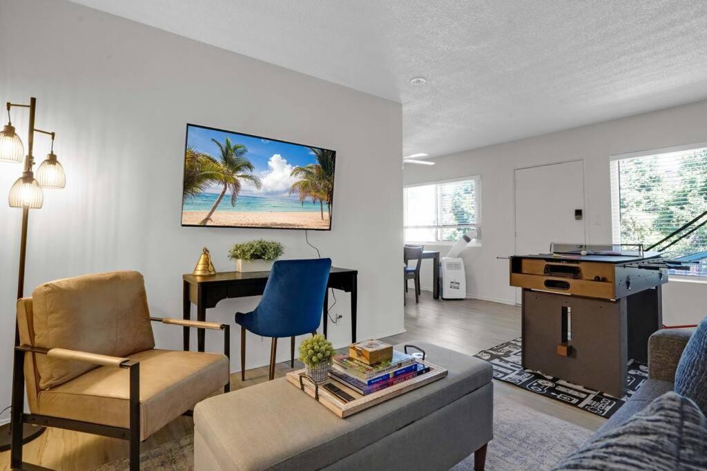6th Haven, Arcade, King Bed, Games, 1 Mile To Beaches