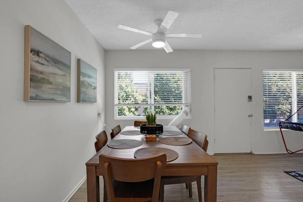 6th Haven, Arcade, King Bed, Games, 1 Mile To Beaches
