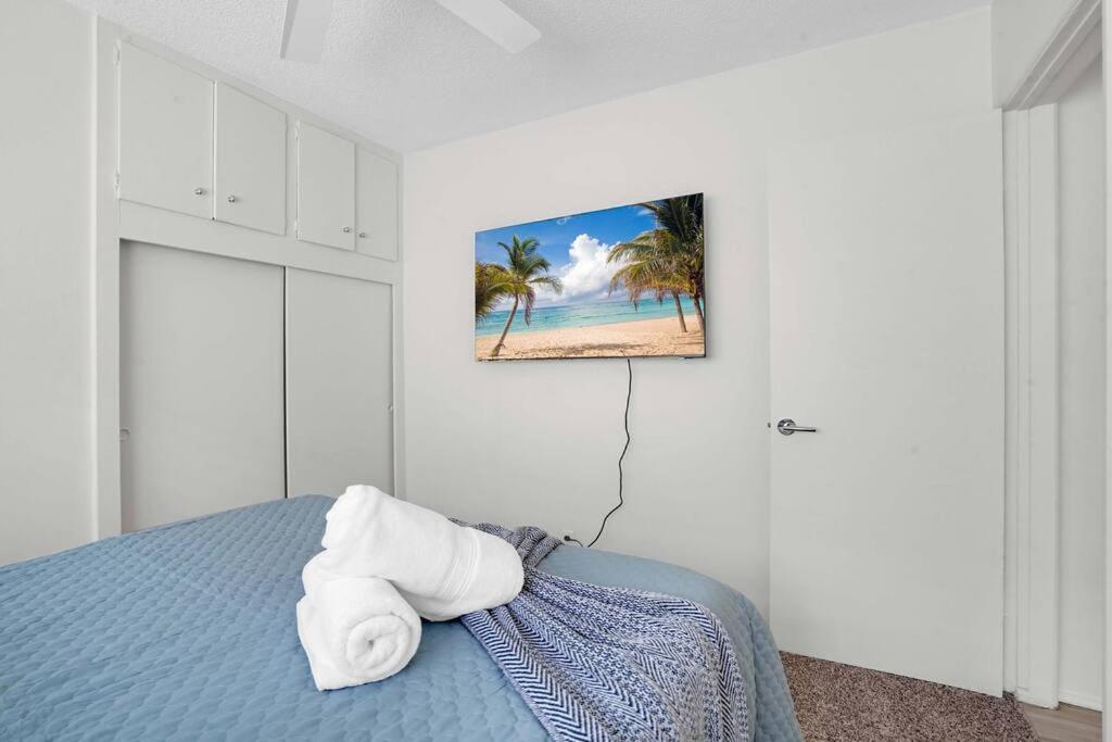 6th Haven, Arcade, King Bed, Games, 1 Mile To Beaches Apartment Long Beach