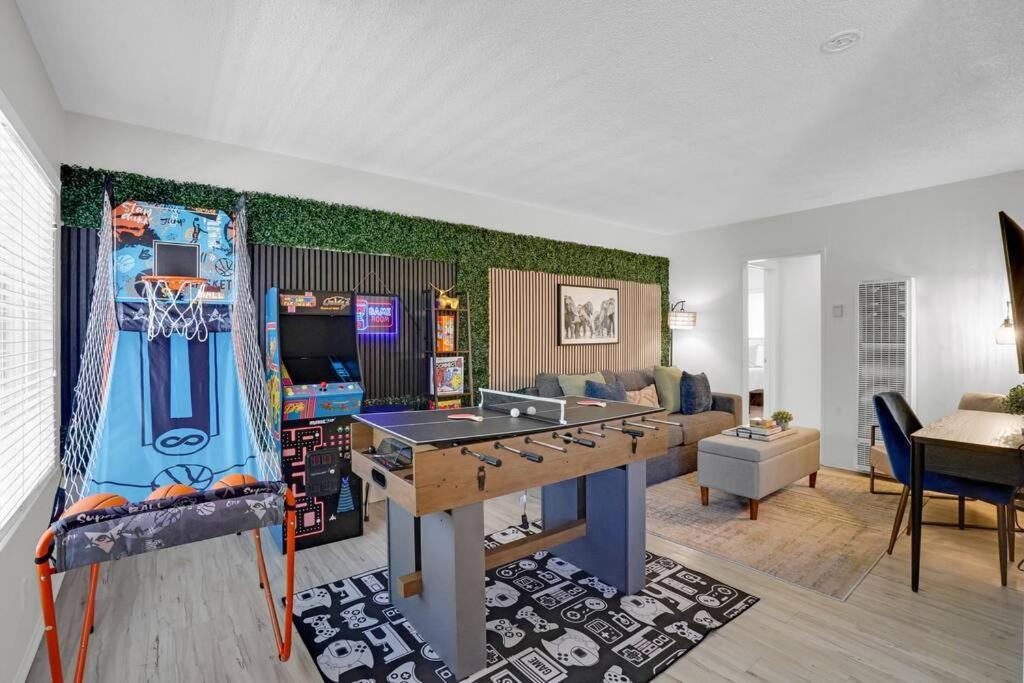 6th Haven, Arcade, King Bed, Games, 1 Mile To Beaches